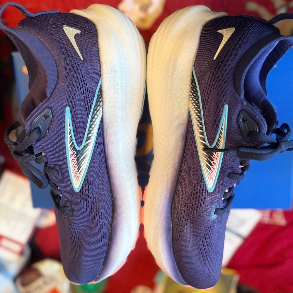 Brooks Glycerin 22 Running Shoes Dark Blue with Light Blue/Purple Accents - Picture 3 of 6